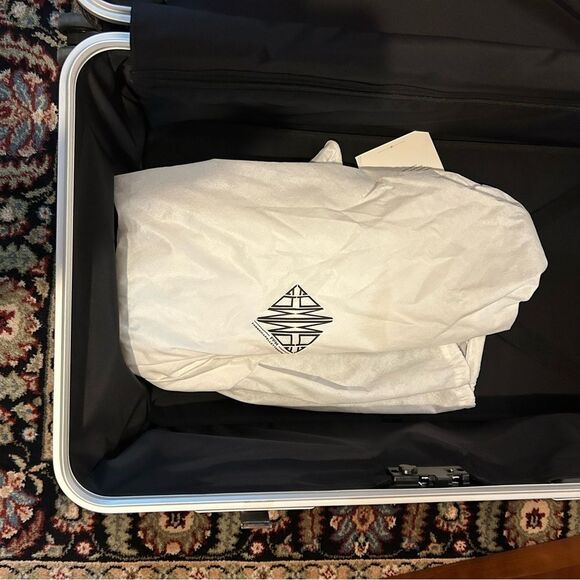 FPM Milano Bank light polycarbonate spinner suitcase made in Italy - Picture 15 of 16